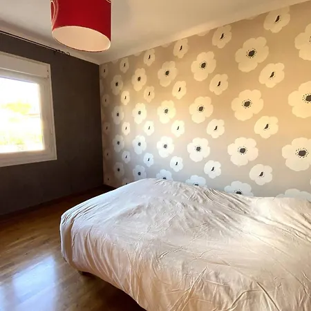 Maison Moderne A Deux Pas De La Avec Jardin Et Parking A - Fr-1-368-451 Hébergement de vacances *